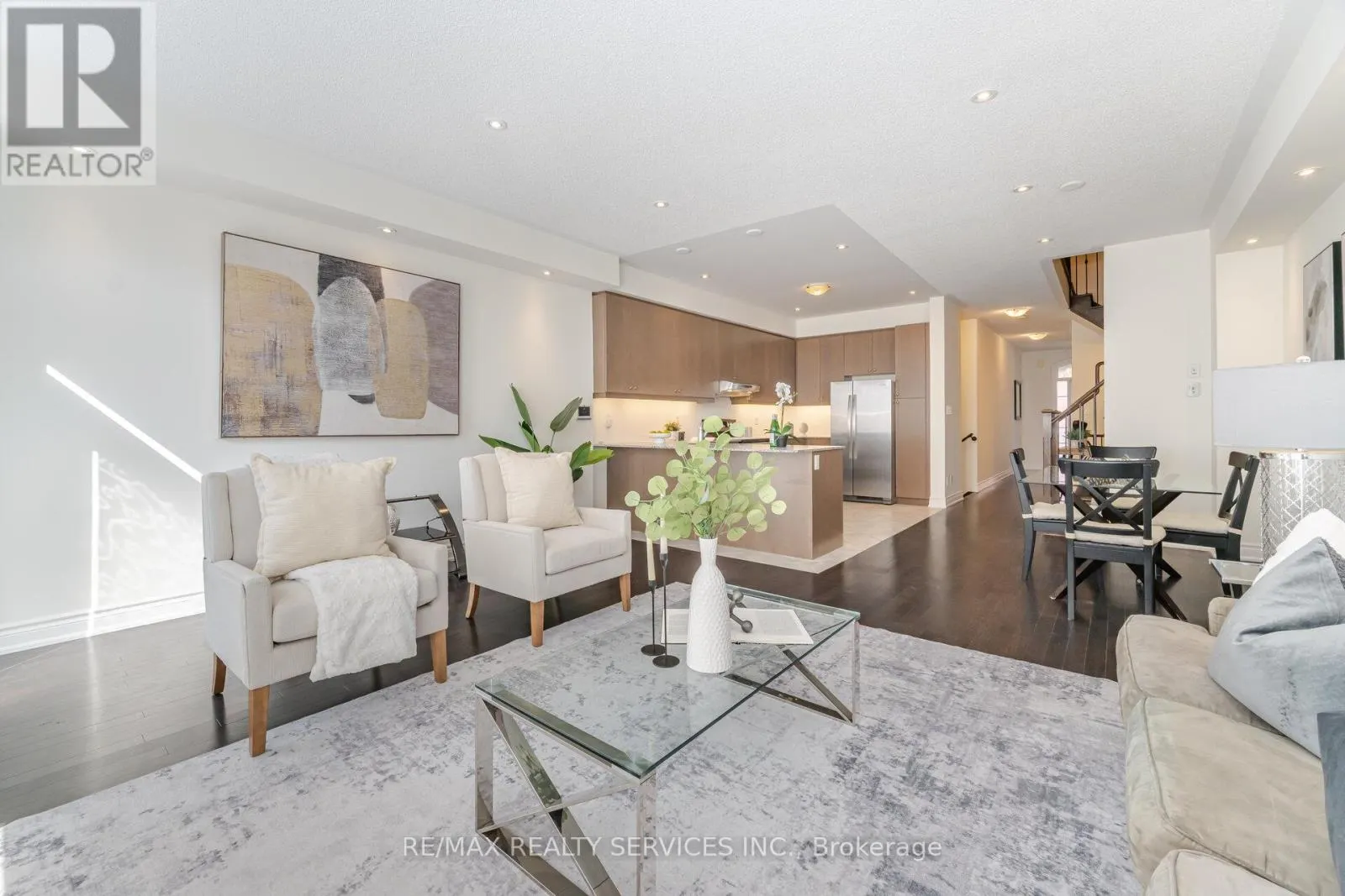 7 LADY EVELYN CRESCENT