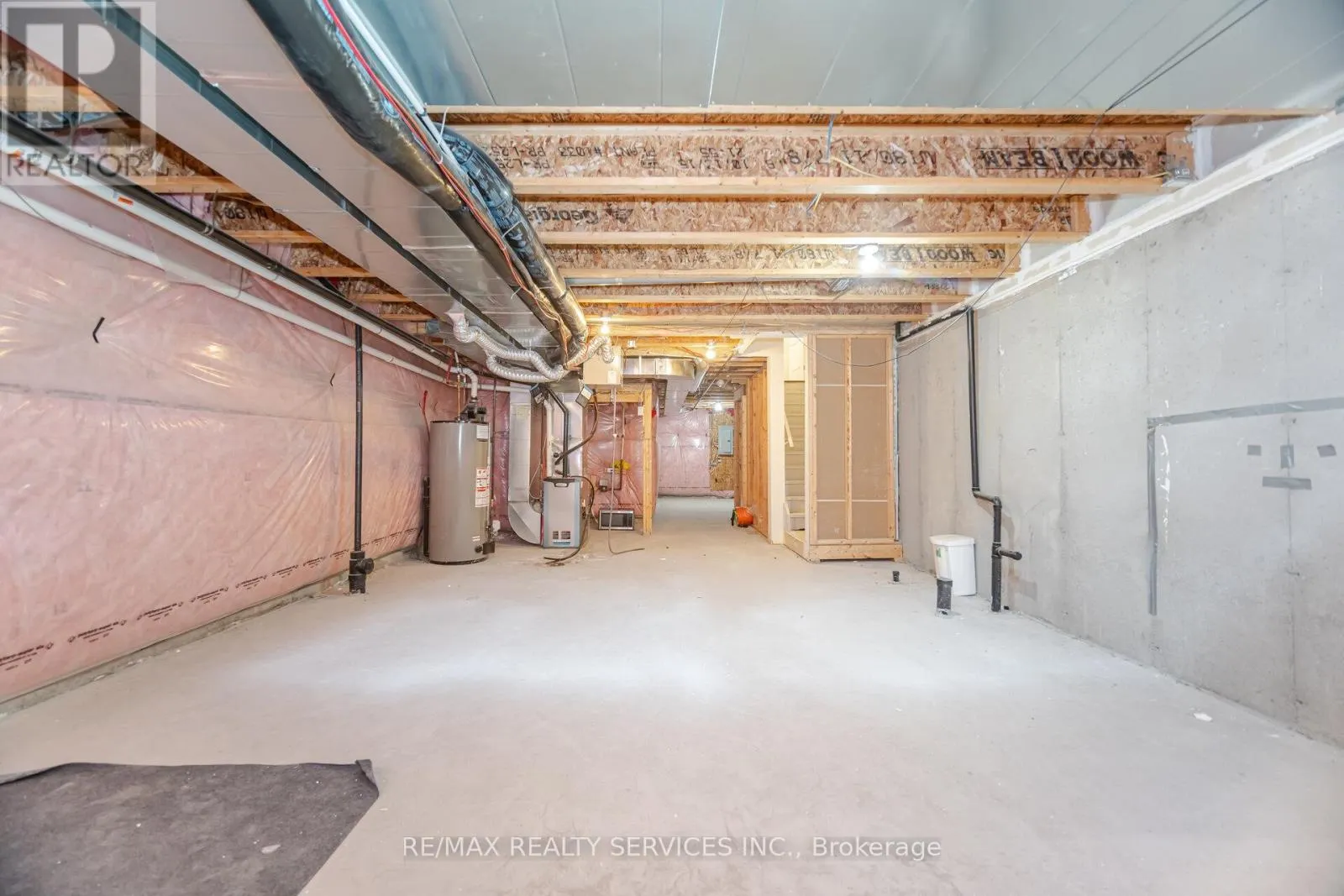 7 LADY EVELYN CRESCENT