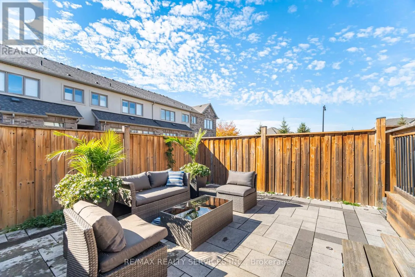 7 LADY EVELYN CRESCENT