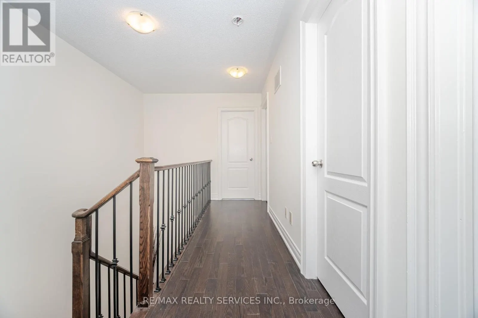 7 LADY EVELYN CRESCENT