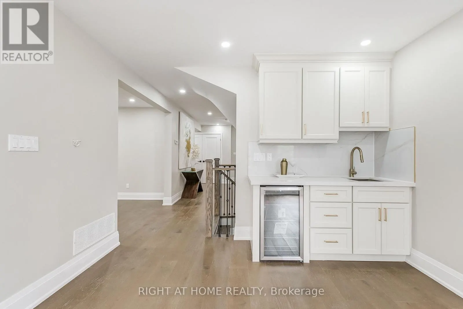 1308 FIELDCREST LANE