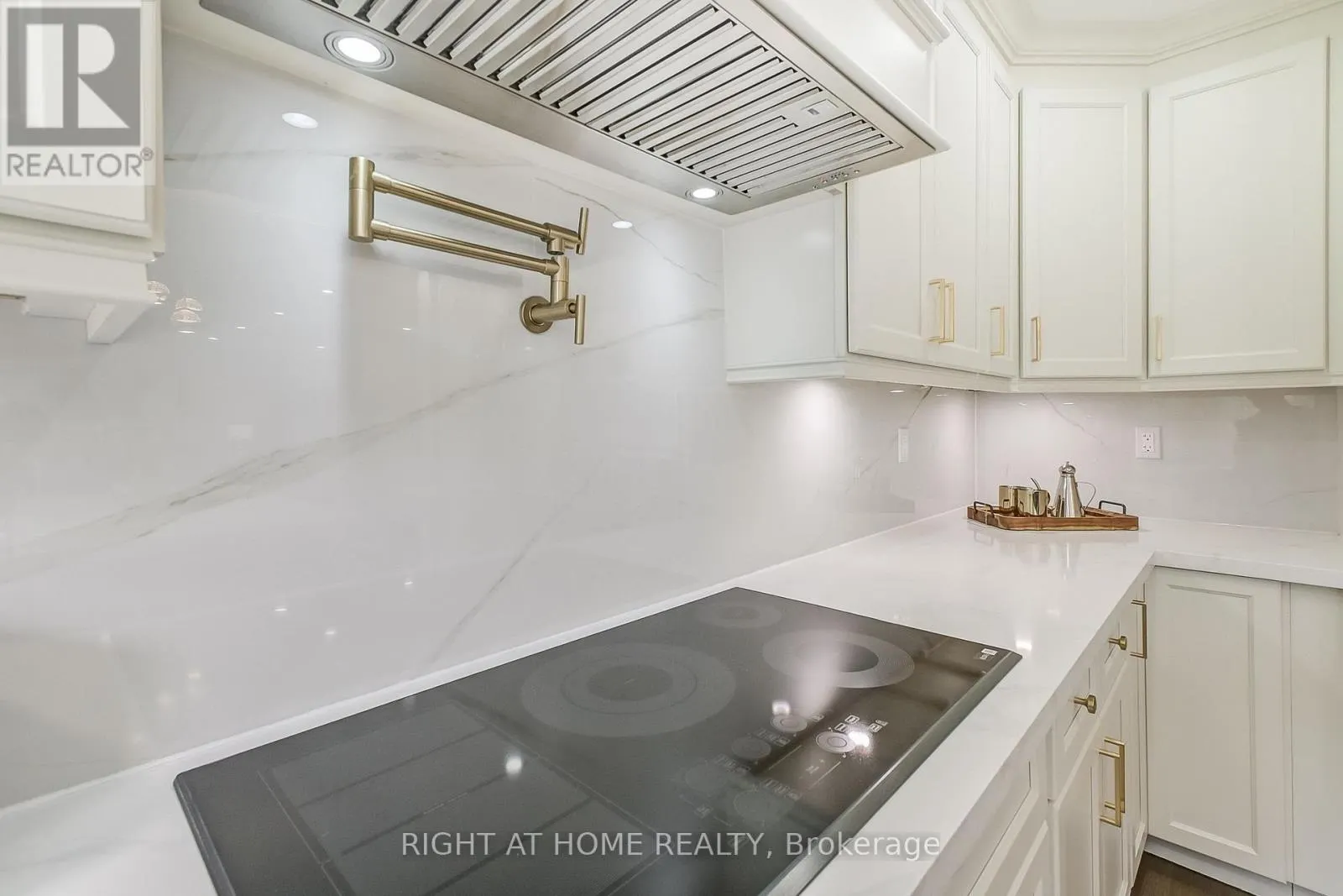 1308 FIELDCREST LANE