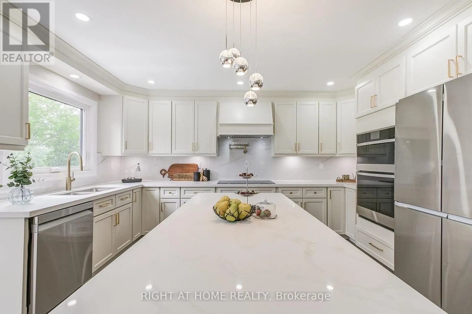 1308 FIELDCREST LANE