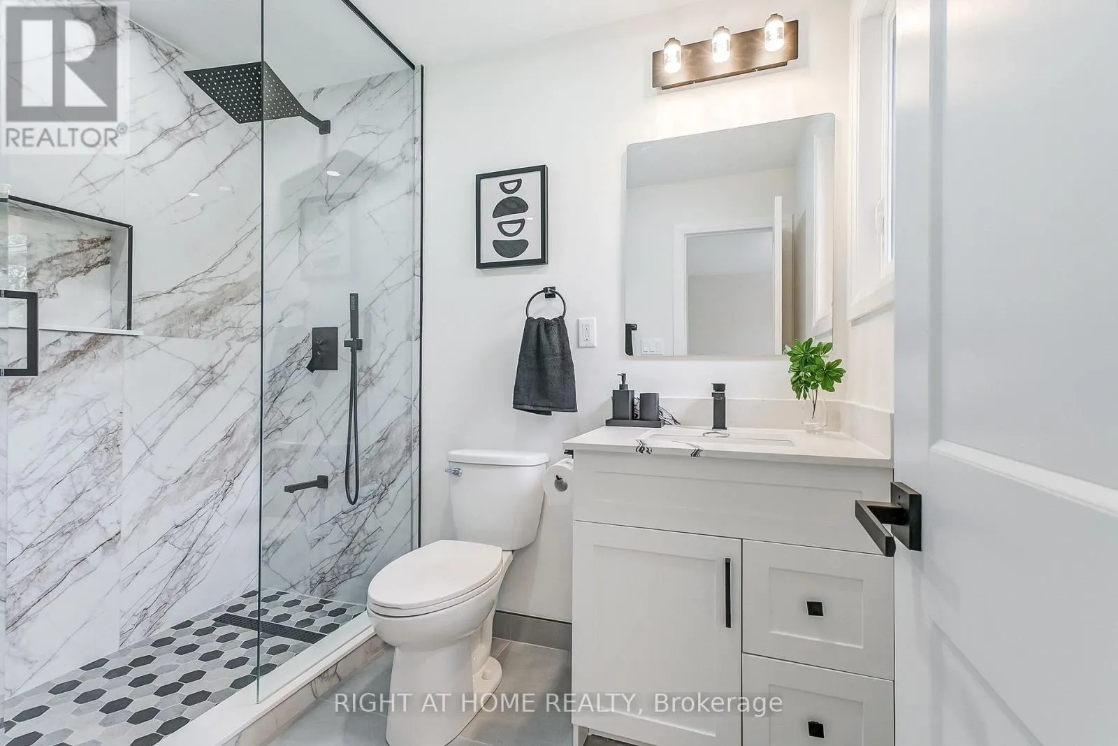 1308 FIELDCREST LANE