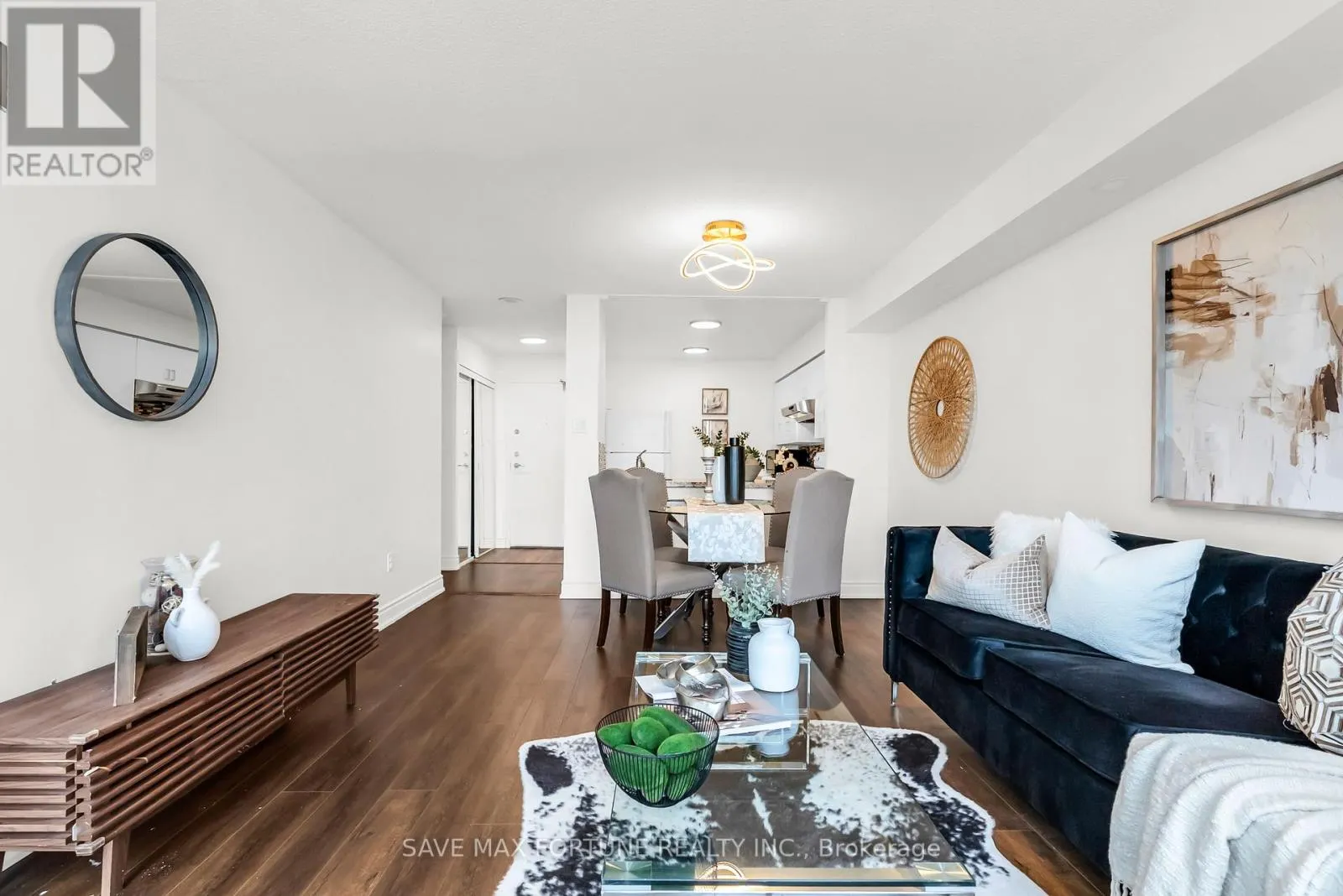 1006 - 330 RATHBURN ROAD W