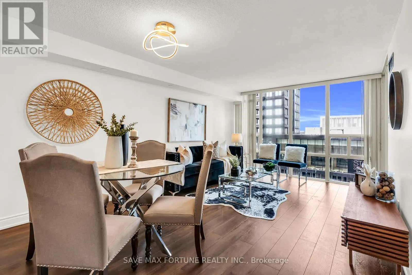 1006 - 330 RATHBURN ROAD W