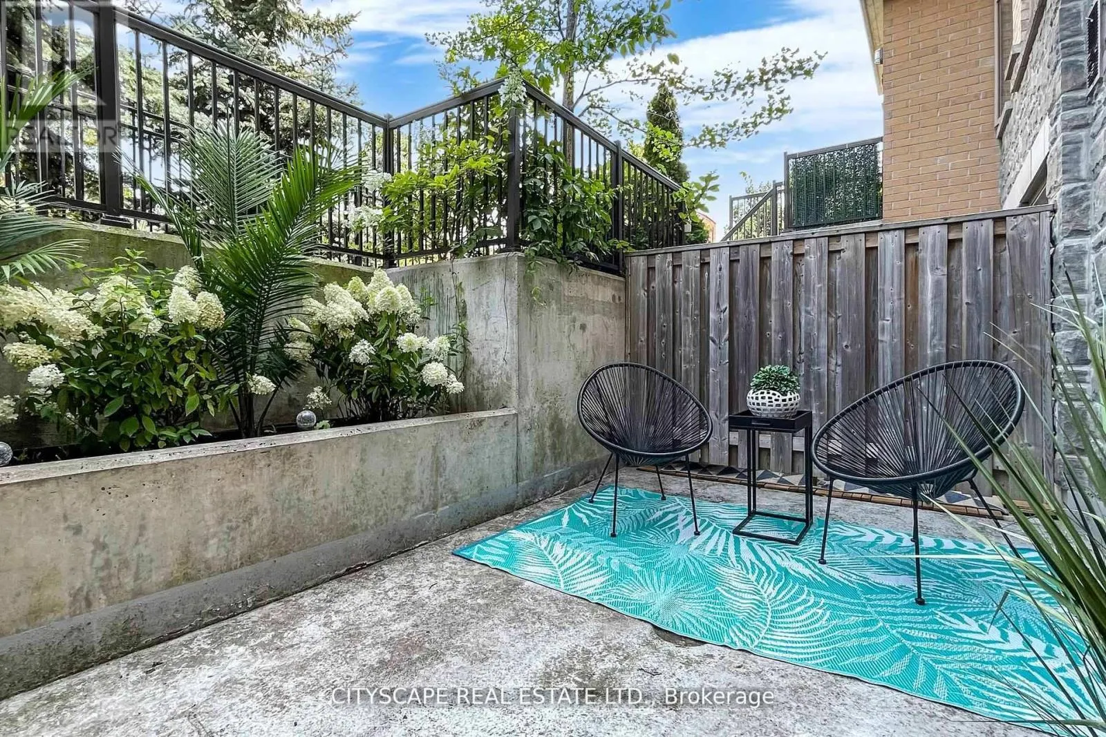 135 - 10 FOUNDRY AVENUE