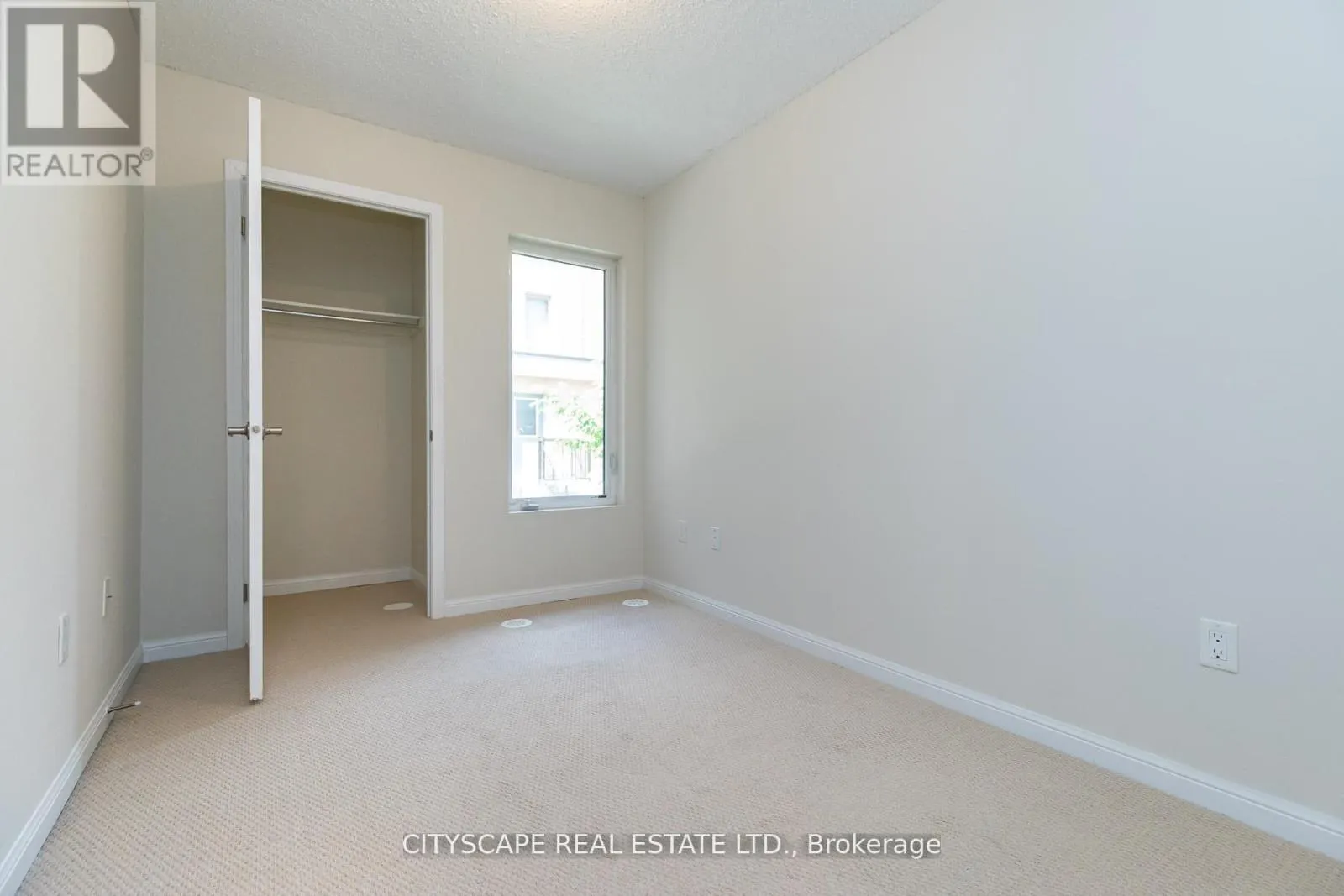 135 - 10 FOUNDRY AVENUE