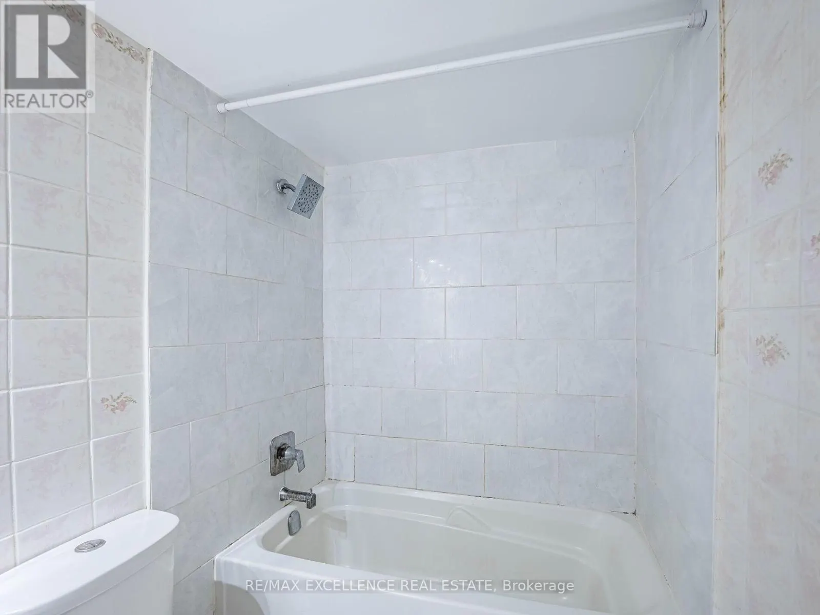 1907 - 2645 KIPLING AVENUE