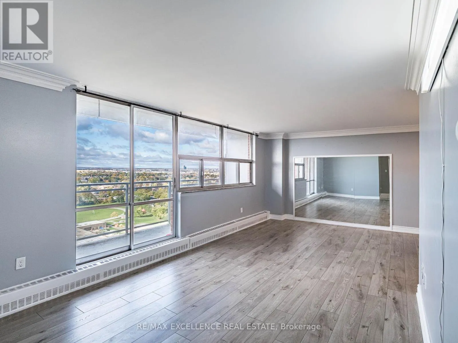 1907 - 2645 KIPLING AVENUE