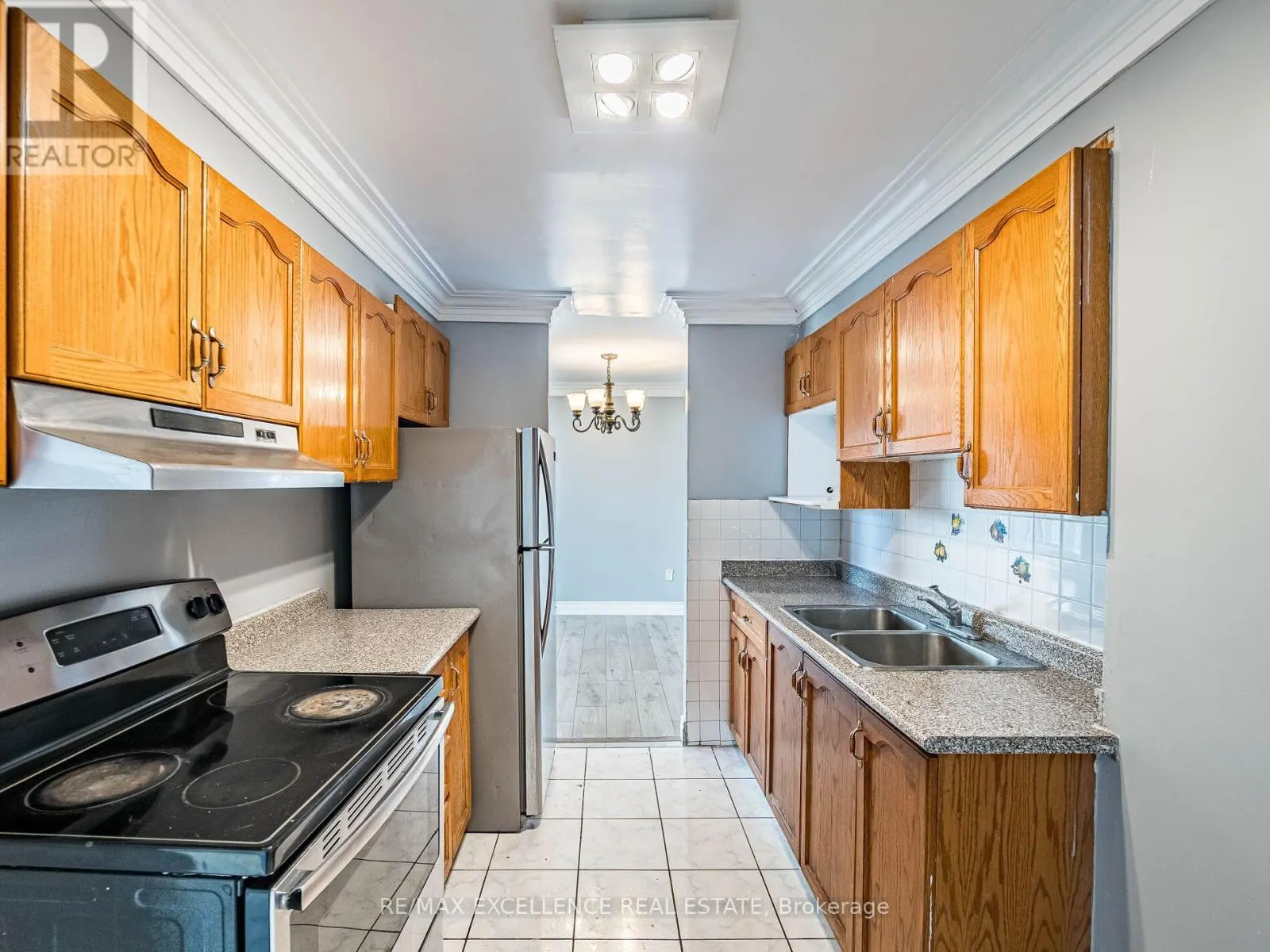 1907 - 2645 KIPLING AVENUE