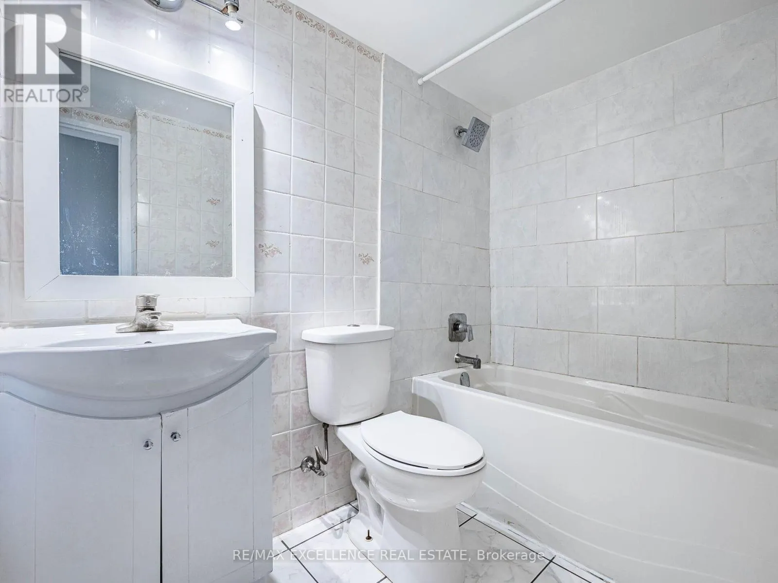 1907 - 2645 KIPLING AVENUE