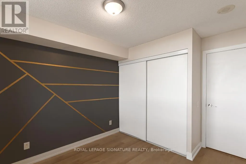 1753 - 25 VIKING LANE