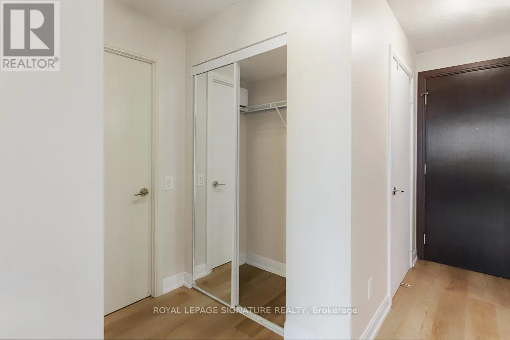 1753 - 25 VIKING LANE