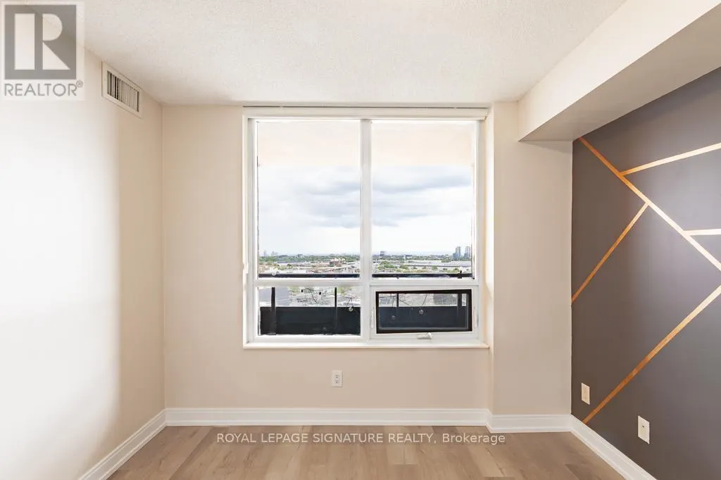 1753 - 25 VIKING LANE