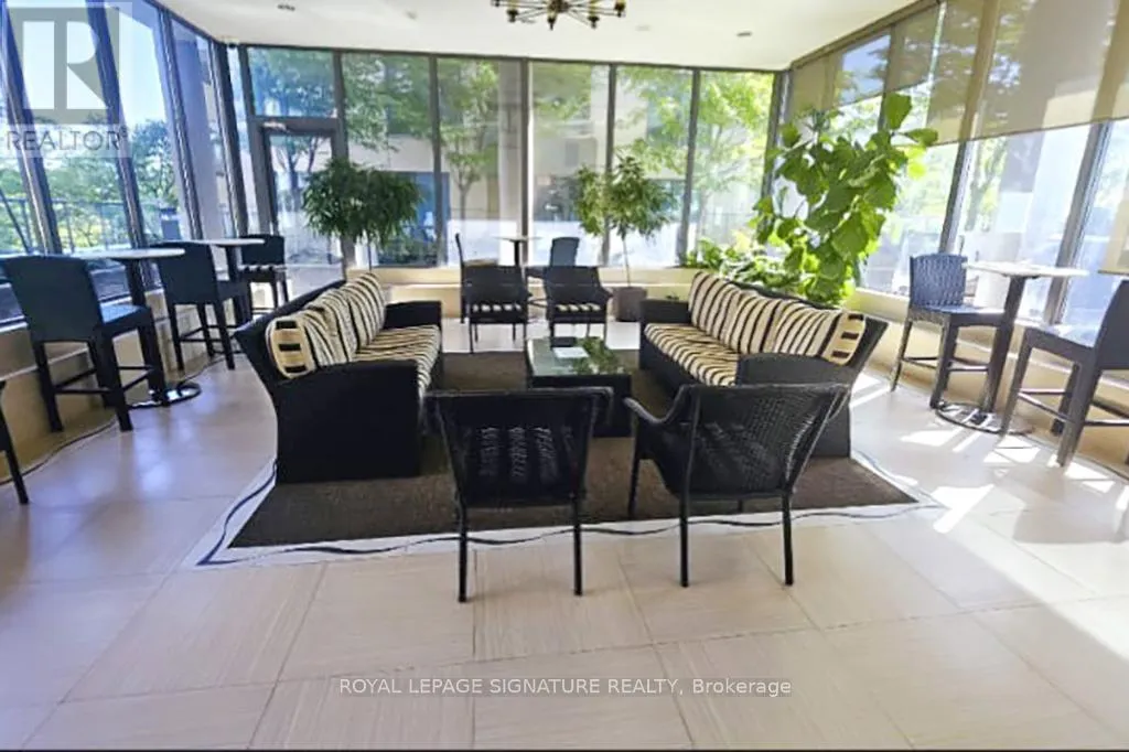 1753 - 25 VIKING LANE