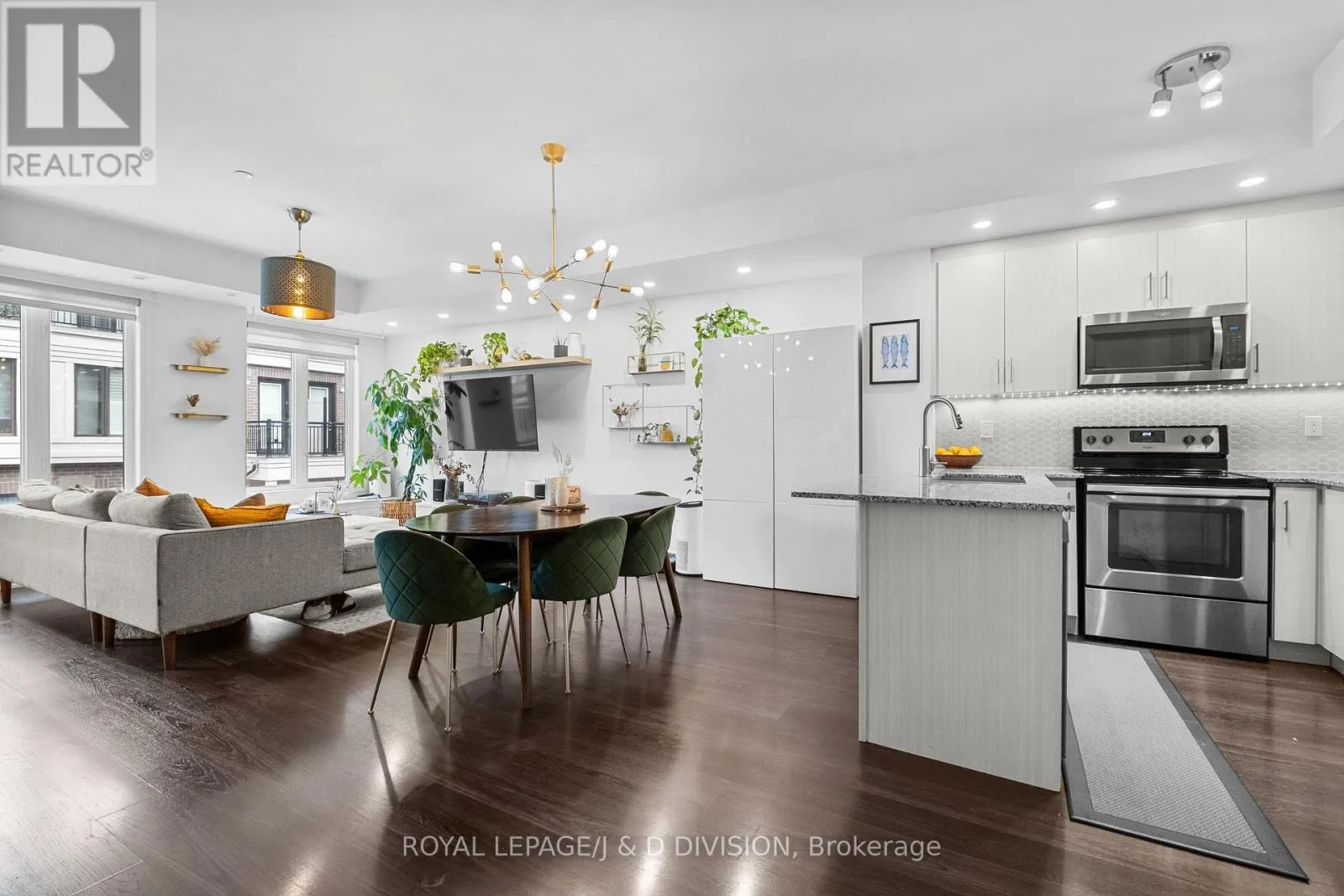 TH4 - 120 LONG BRANCH AVENUE