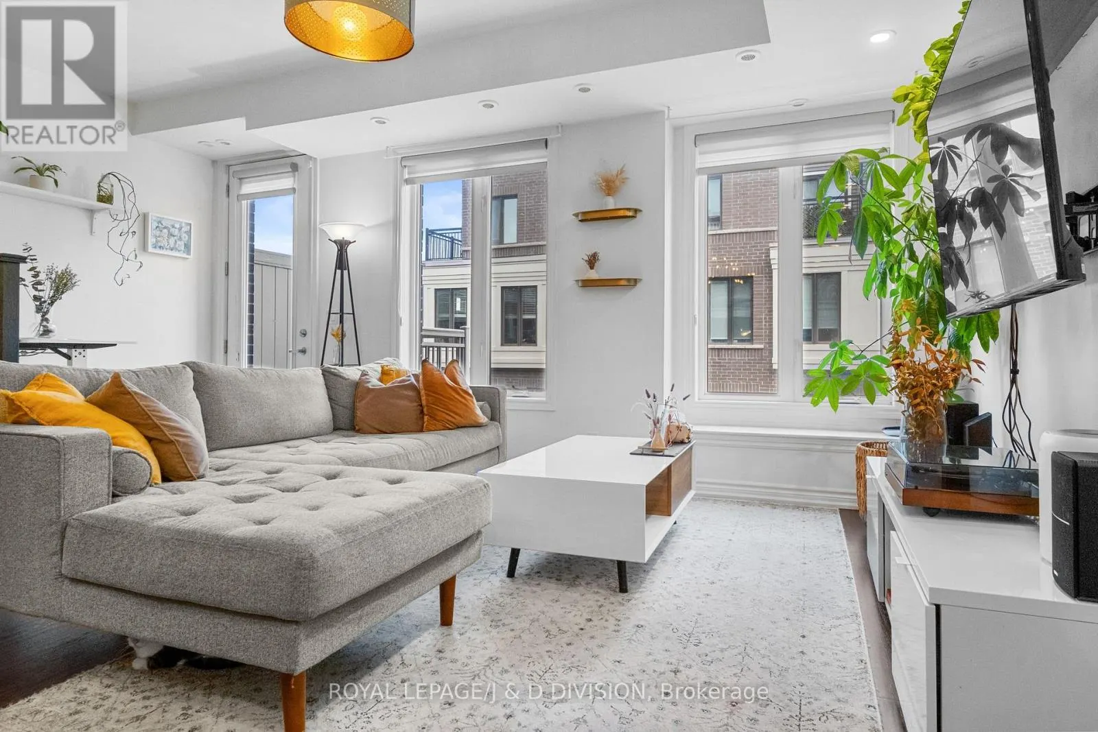 TH4 - 120 LONG BRANCH AVENUE