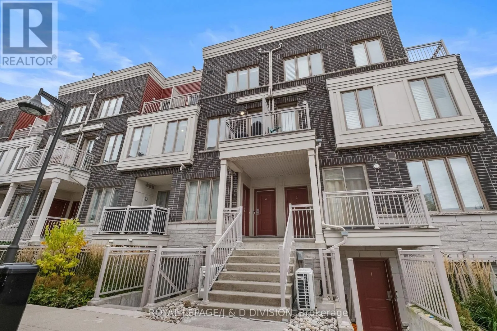 TH4 - 120 LONG BRANCH AVENUE