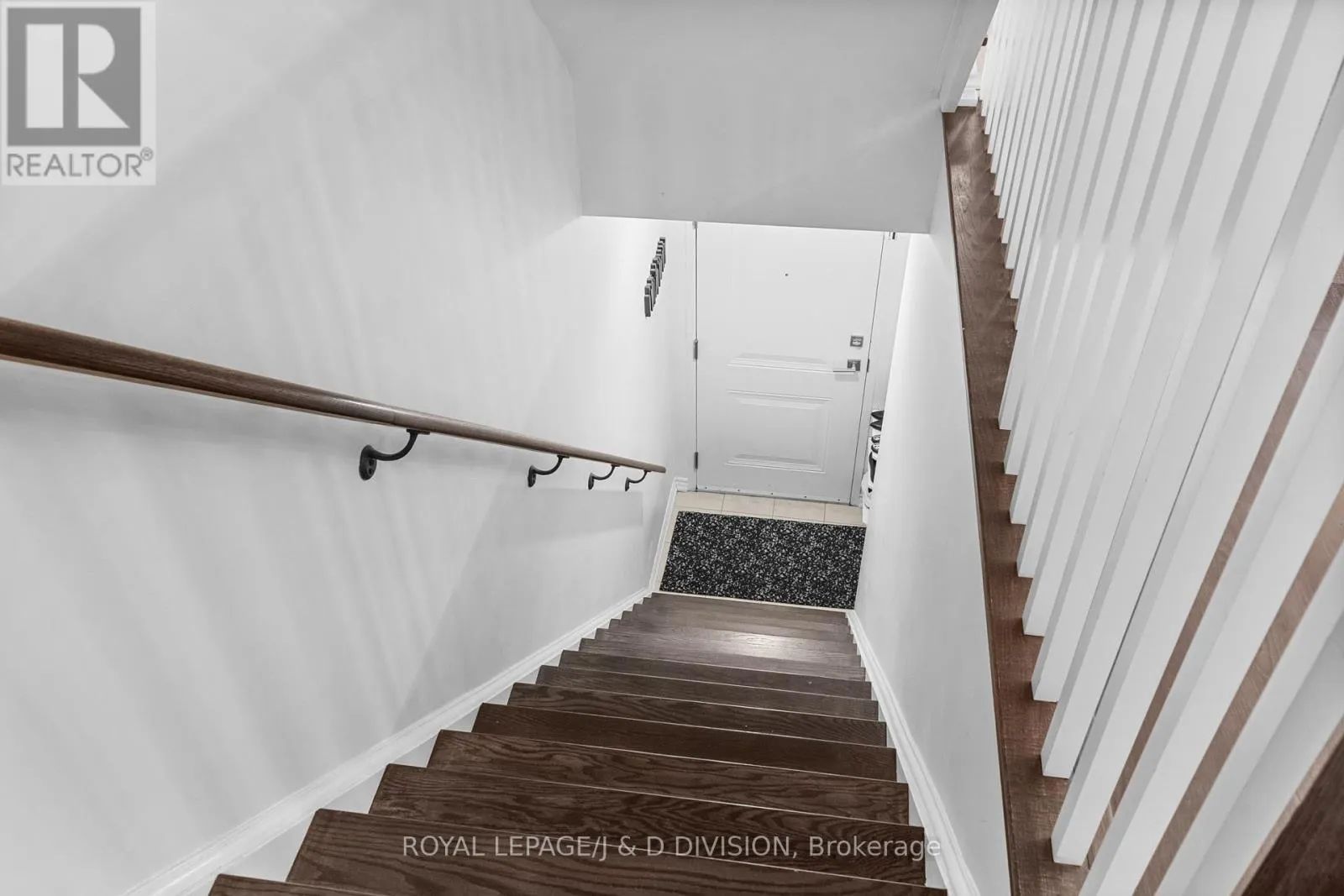 TH4 - 120 LONG BRANCH AVENUE