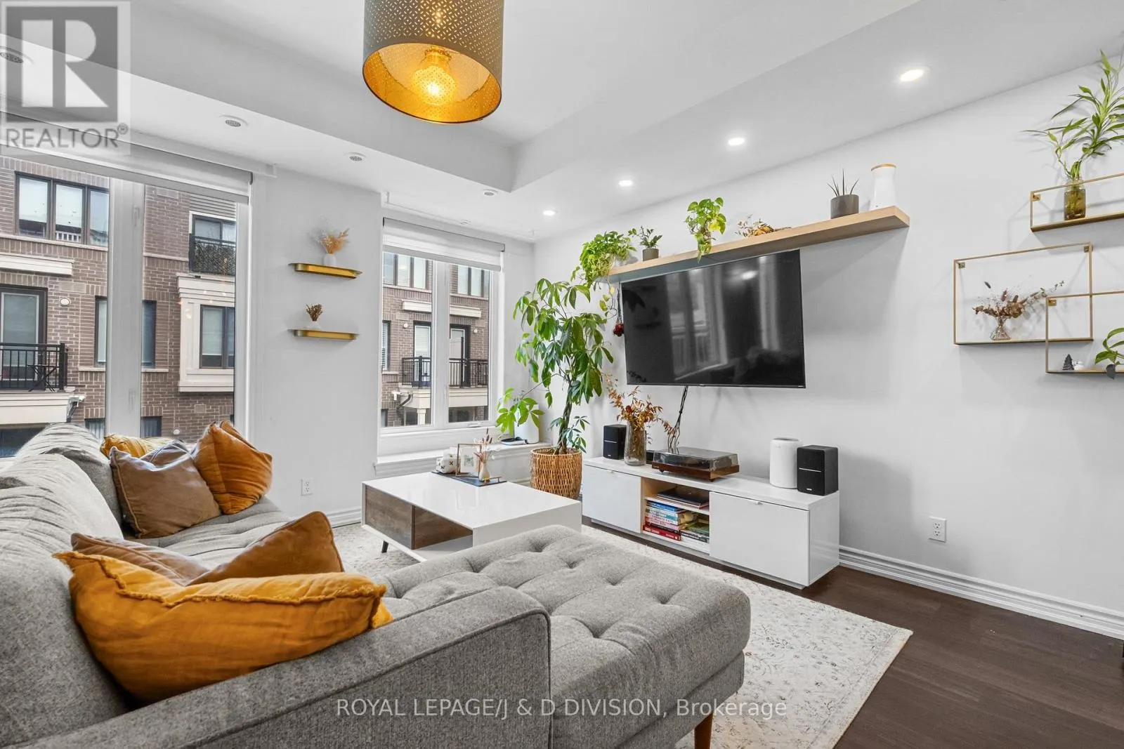 TH4 - 120 LONG BRANCH AVENUE