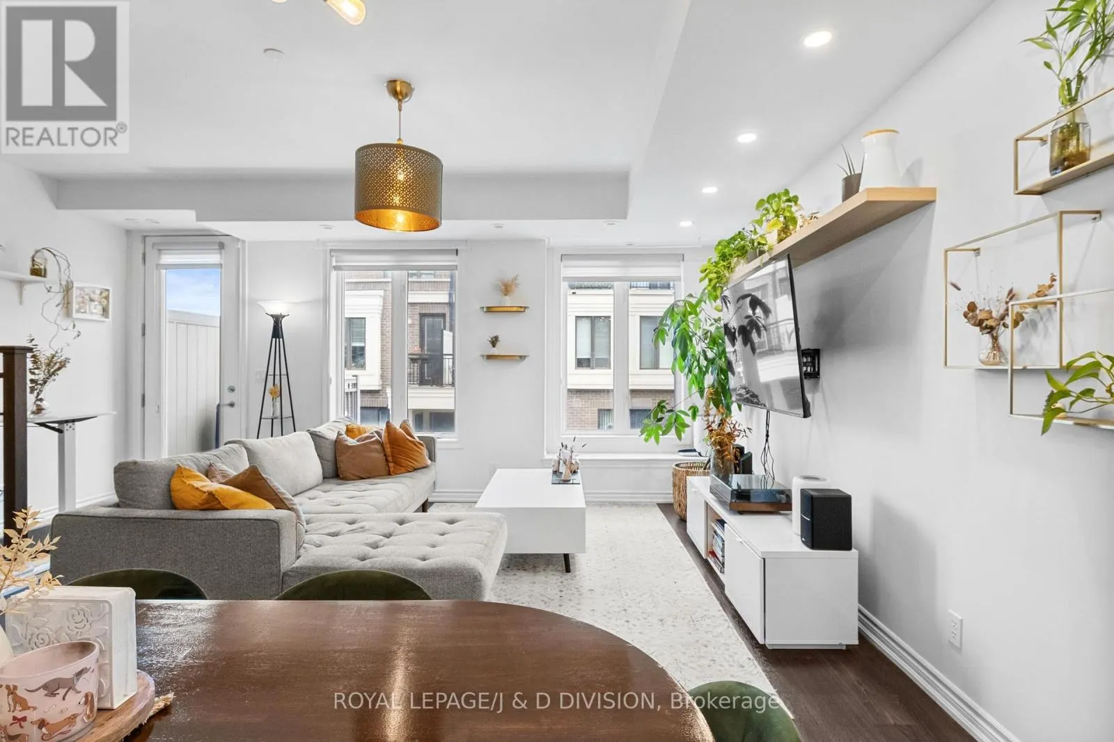 TH4 - 120 LONG BRANCH AVENUE