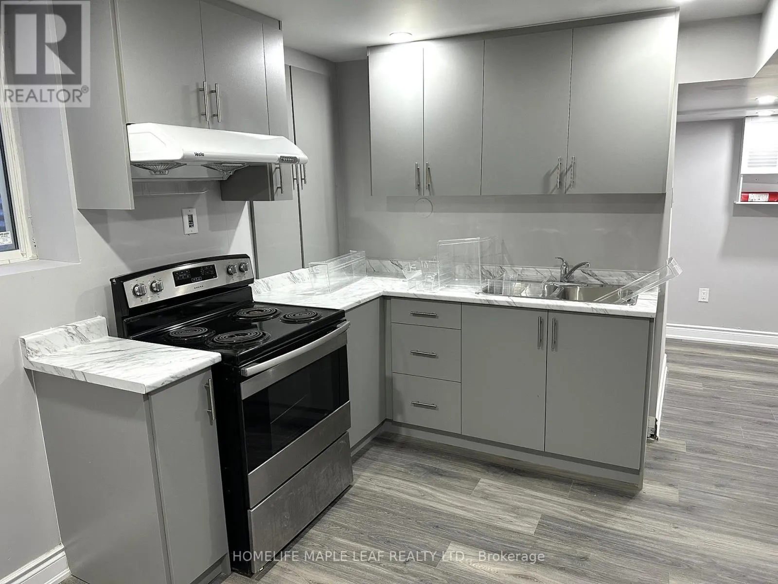 BASEMENT - 72 FOUR SEASONS CIRCLE