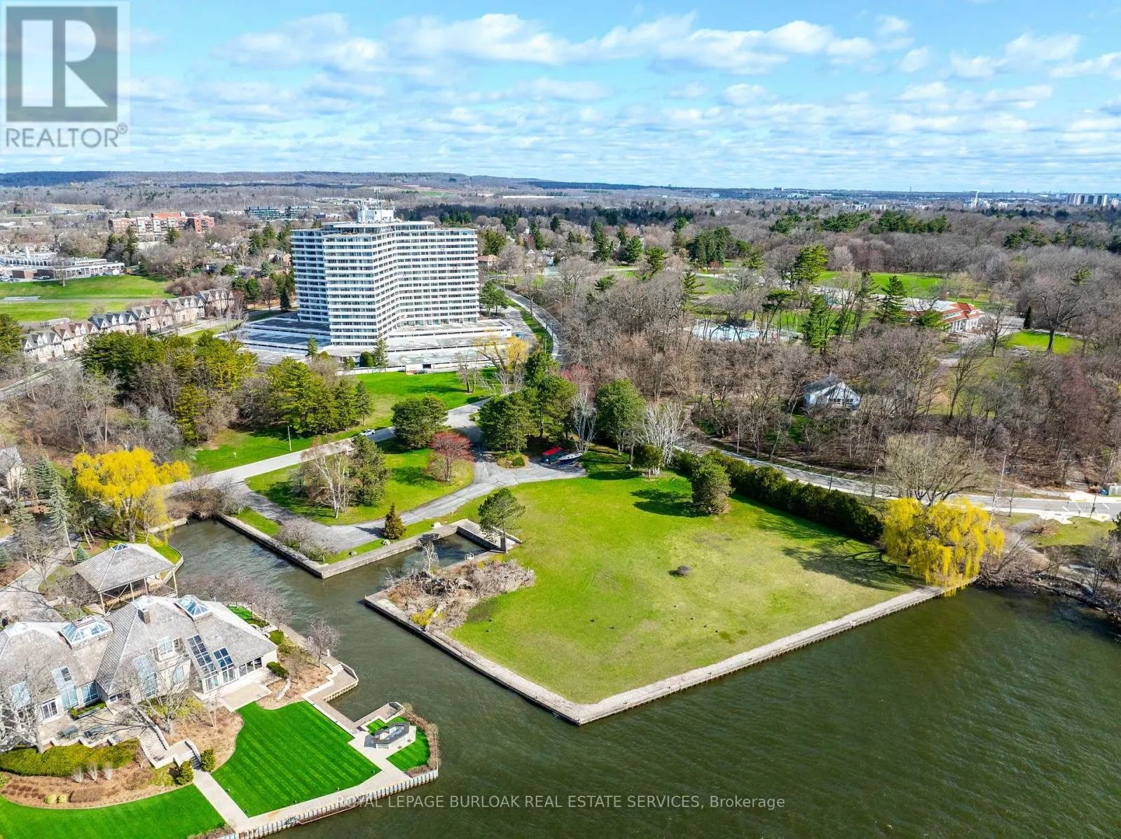 800 LASALLE PARK ROAD