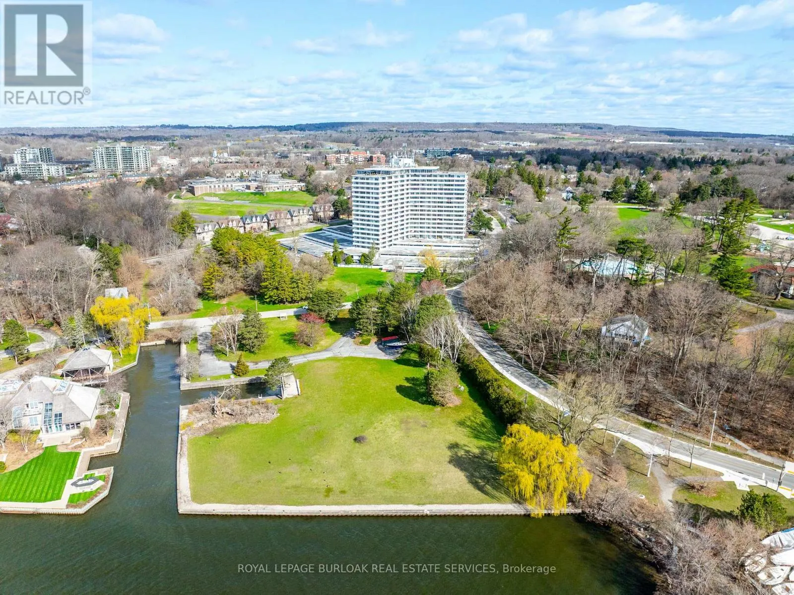 800 LASALLE PARK ROAD