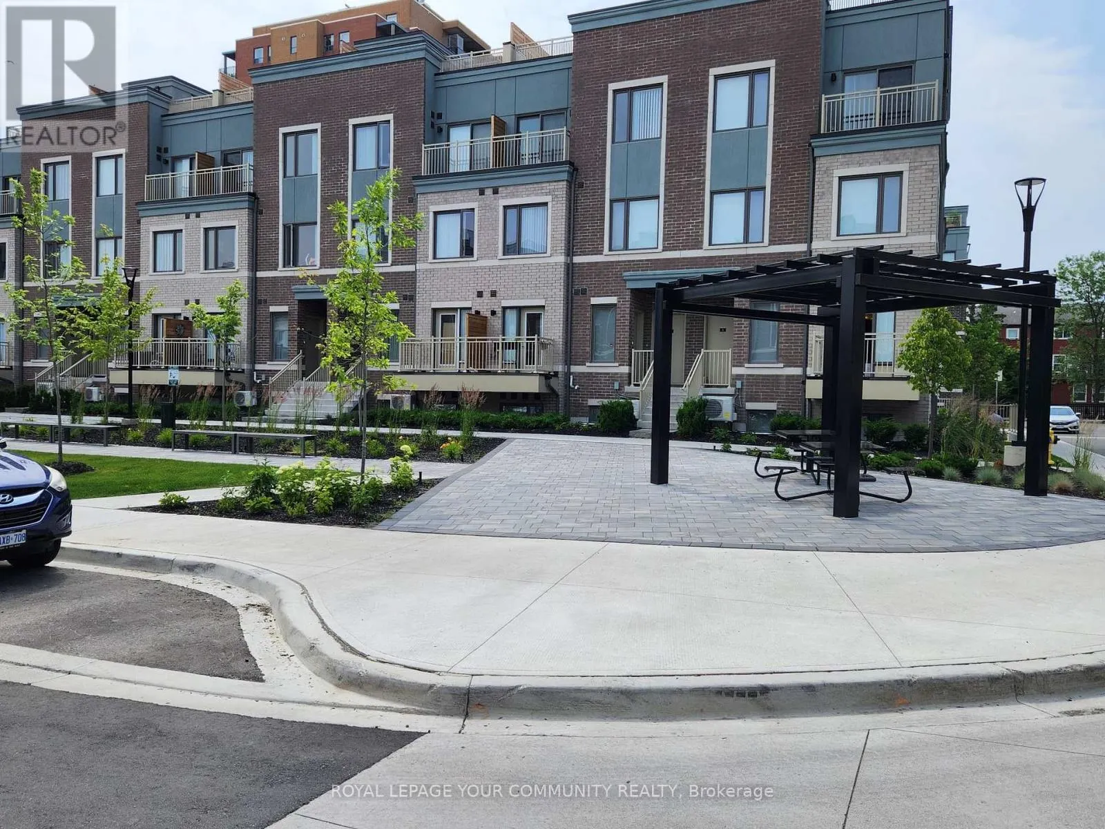 75 - 10 WILLIAM JACKSON WAY W