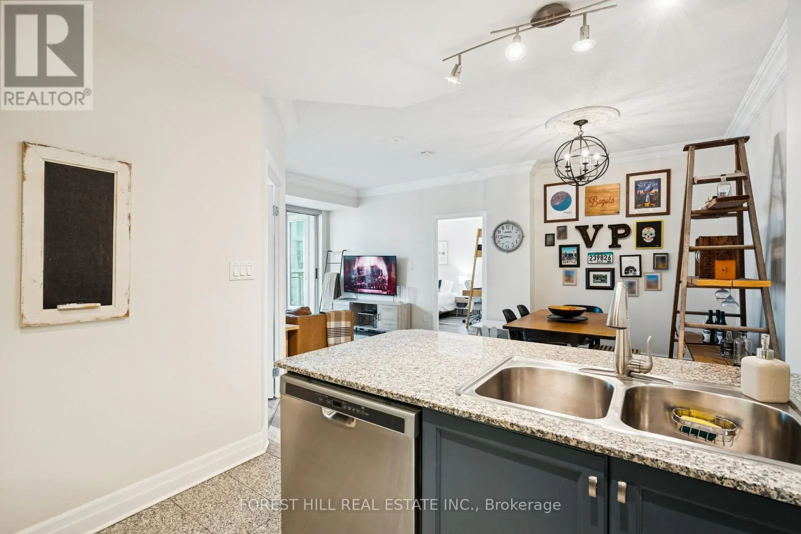 906 - 88 PALACE PIER COURT