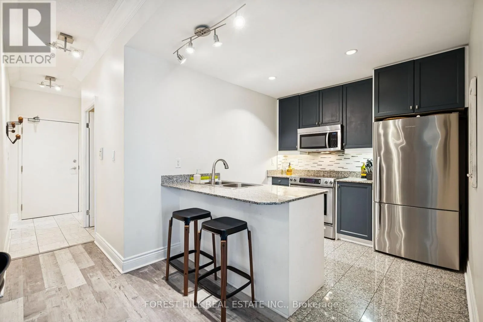 906 - 88 PALACE PIER COURT