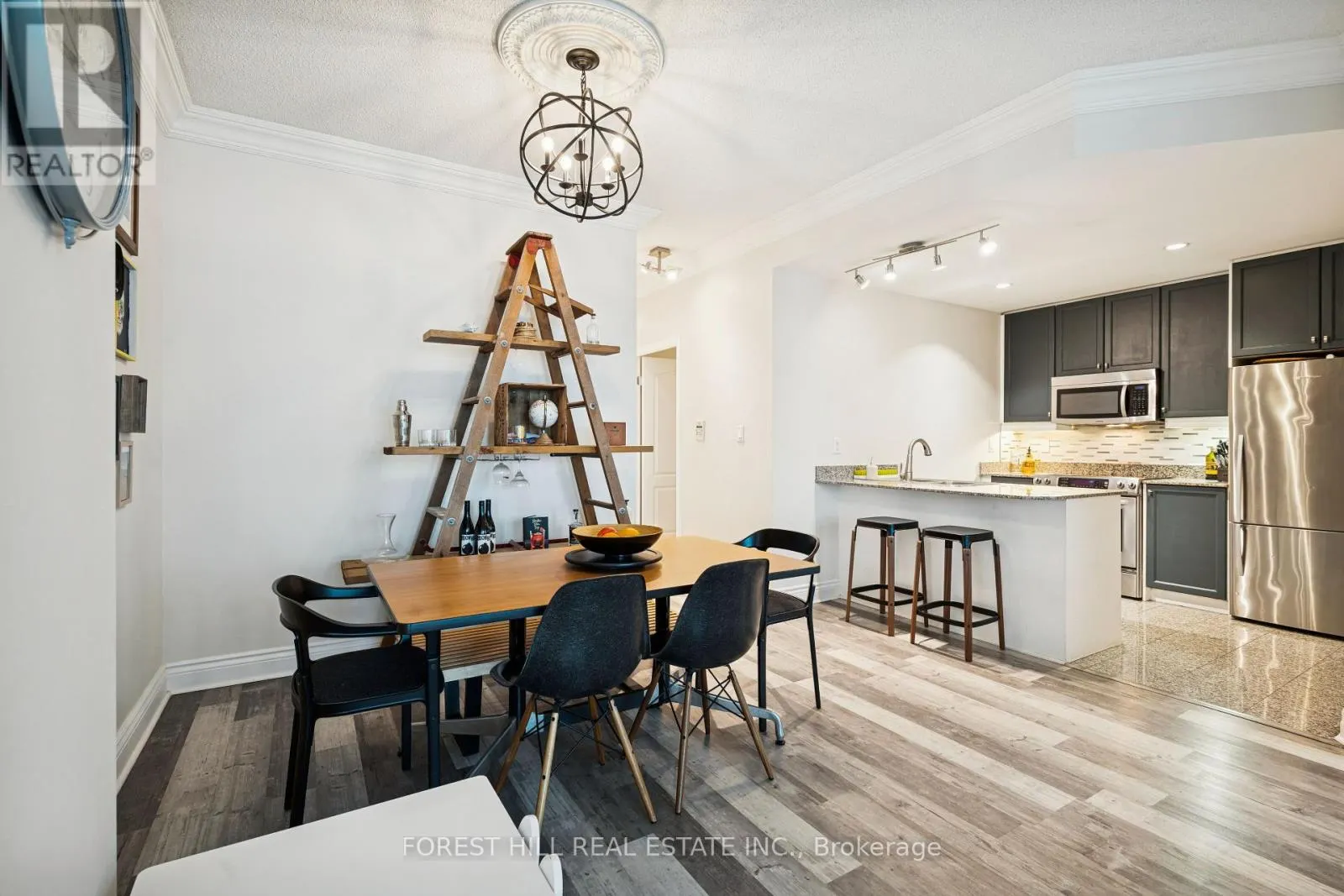 906 - 88 PALACE PIER COURT