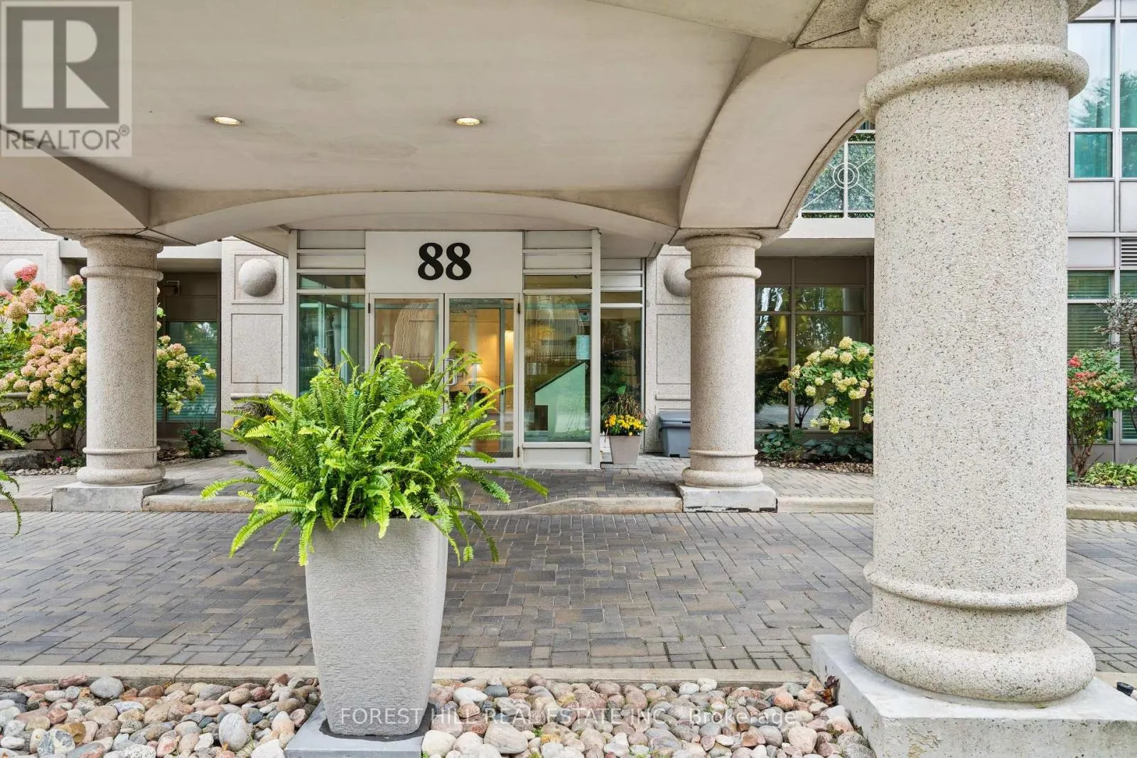 906 - 88 PALACE PIER COURT