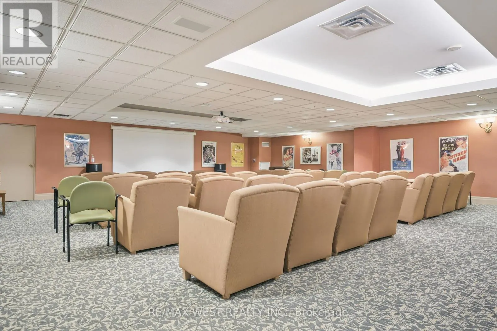 805 - 350 PRINCESS ROYAL DRIVE