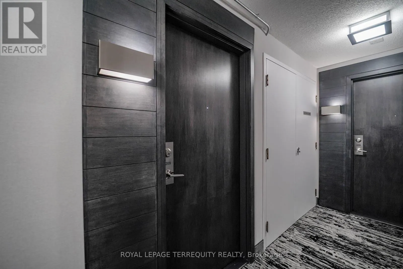 2209 - 235 SHERWAY GARDENS ROAD