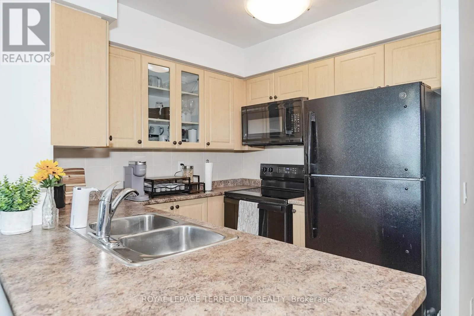 2209 - 235 SHERWAY GARDENS ROAD