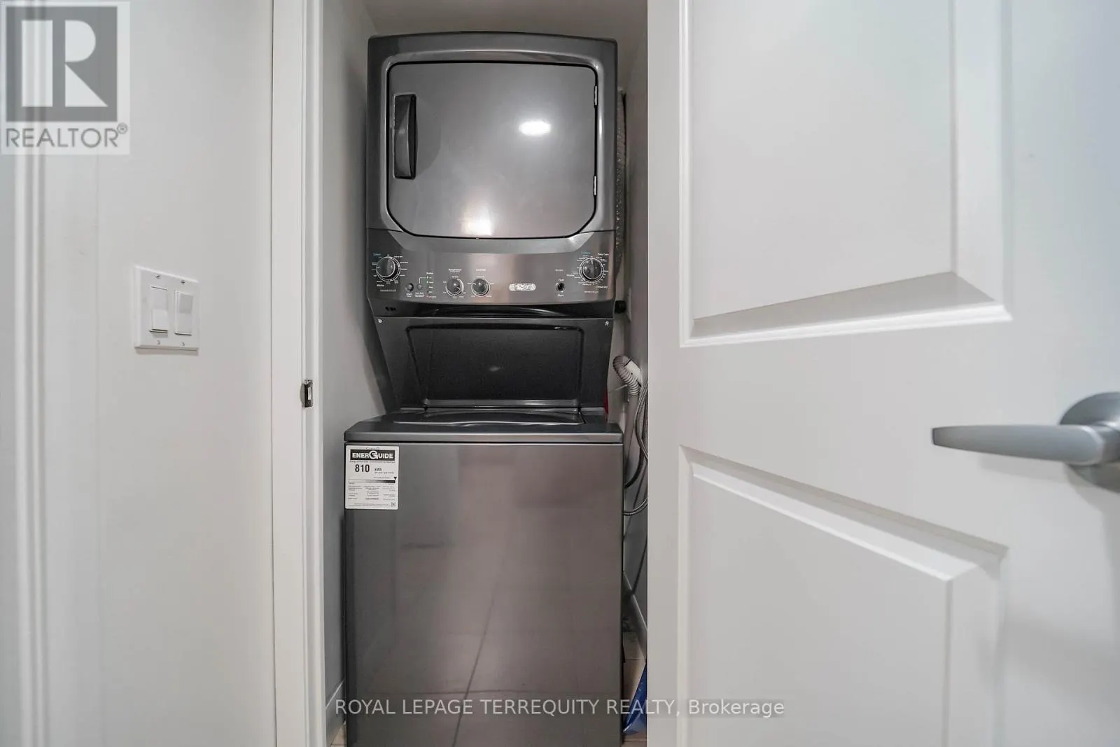 2209 - 235 SHERWAY GARDENS ROAD