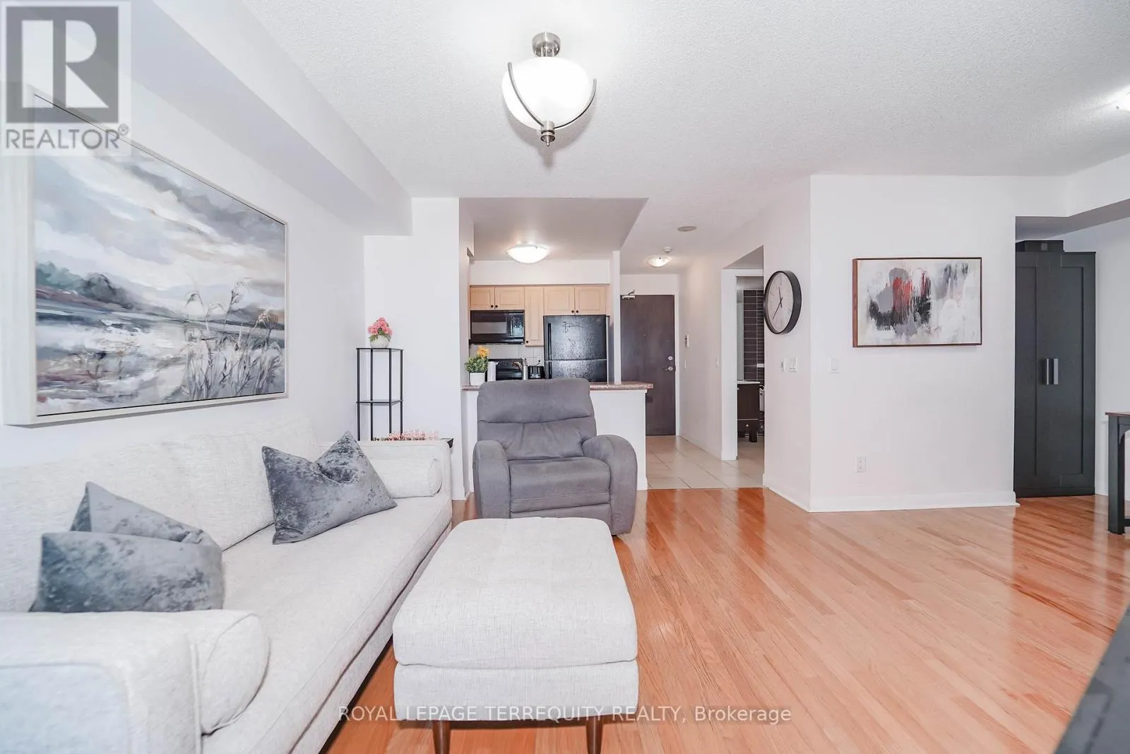 2209 - 235 SHERWAY GARDENS ROAD