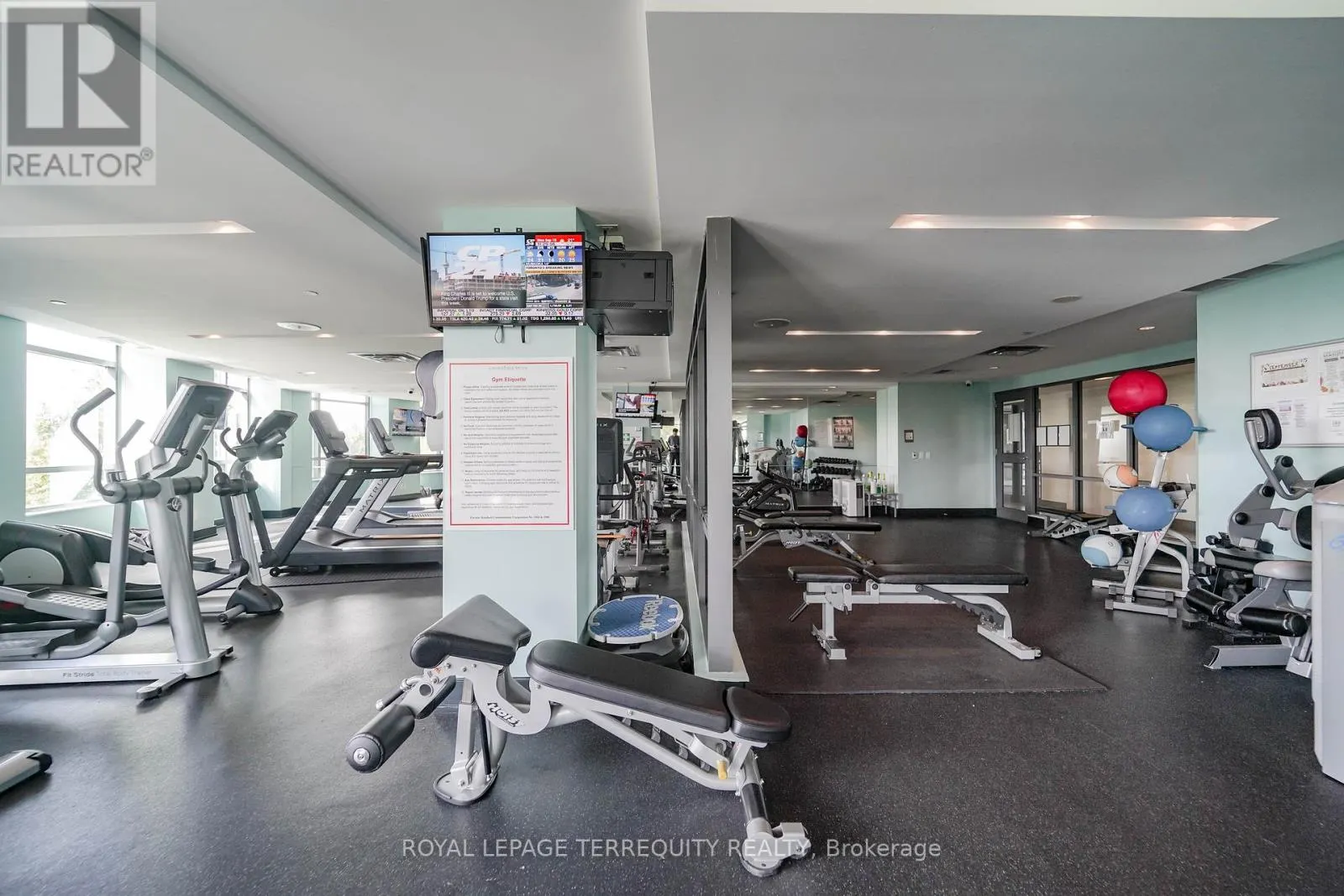 2209 - 235 SHERWAY GARDENS ROAD