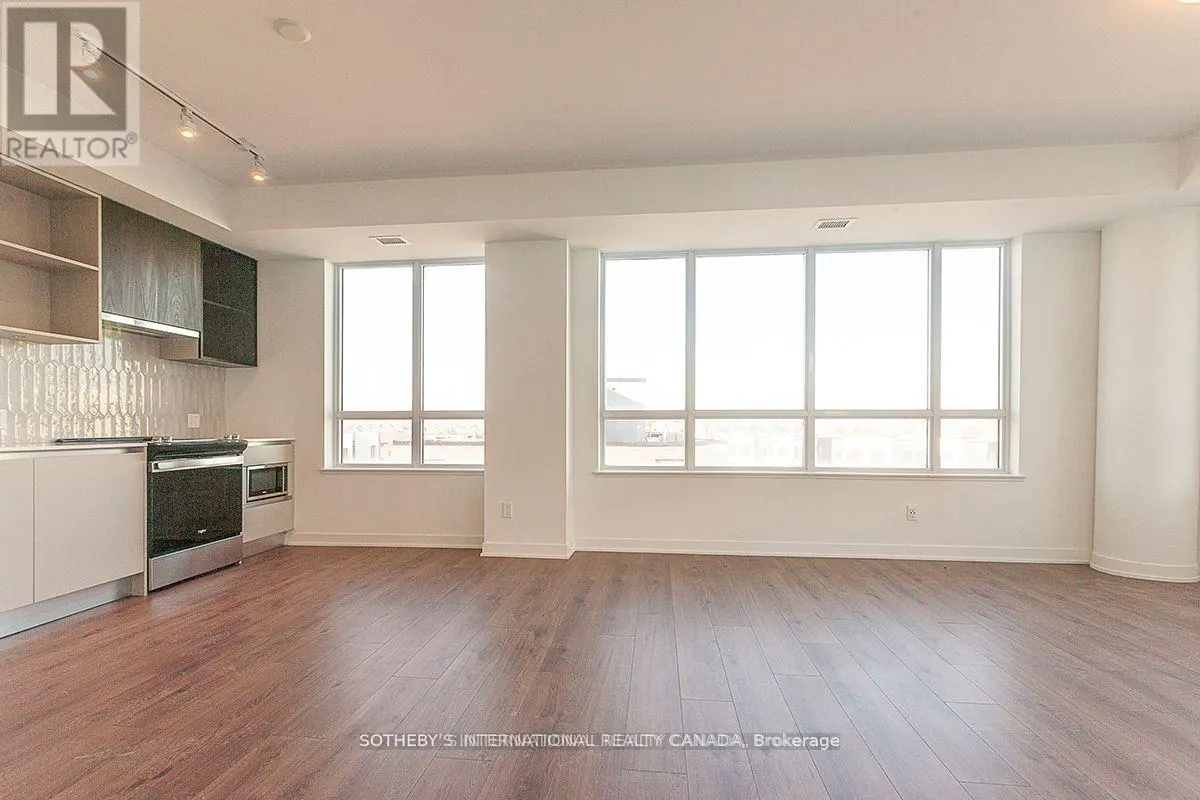 413 - 405 DUNDAS STREET W