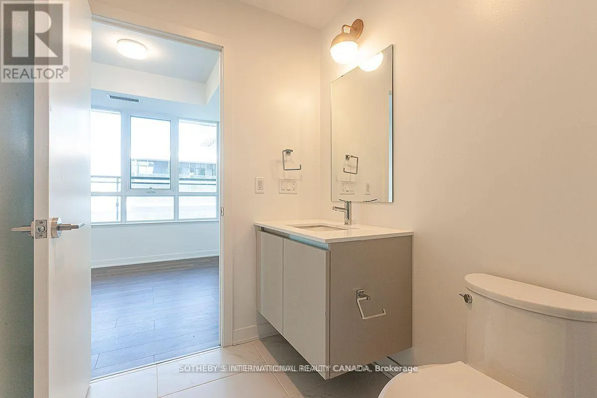 413 - 405 DUNDAS STREET W