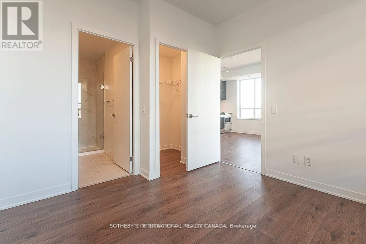 413 - 405 DUNDAS STREET W