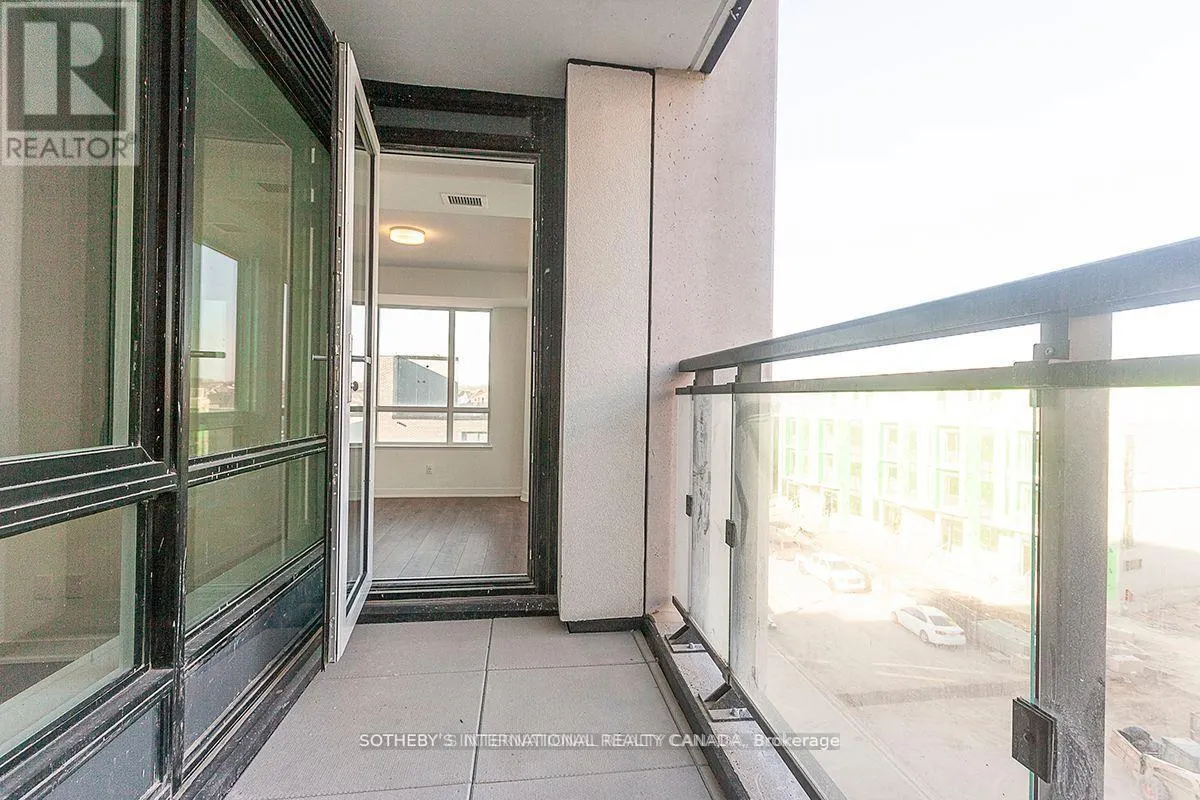 413 - 405 DUNDAS STREET W