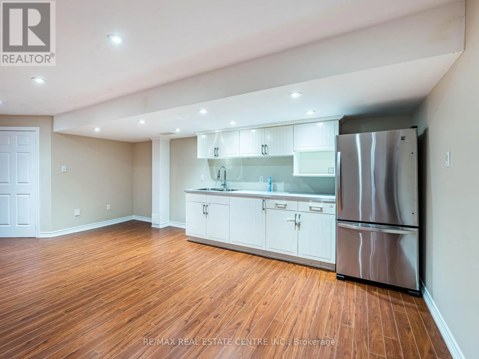 1581 PORTSMOUTH PLACE