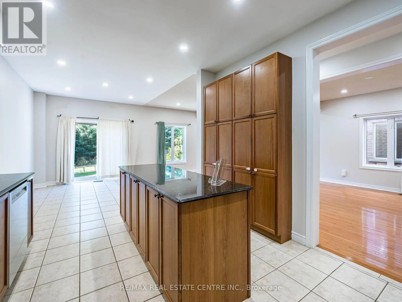 1581 PORTSMOUTH PLACE