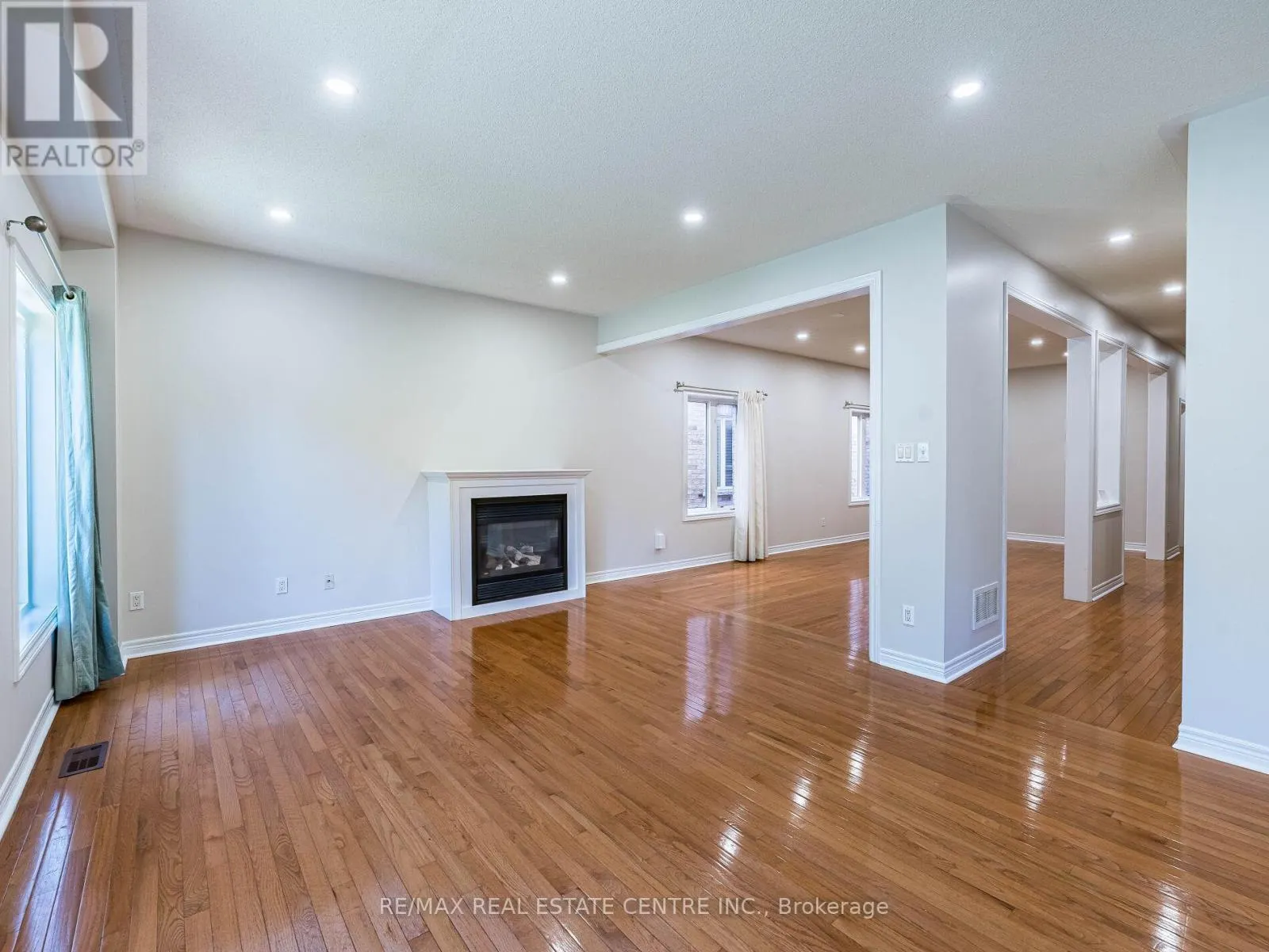 1581 PORTSMOUTH PLACE