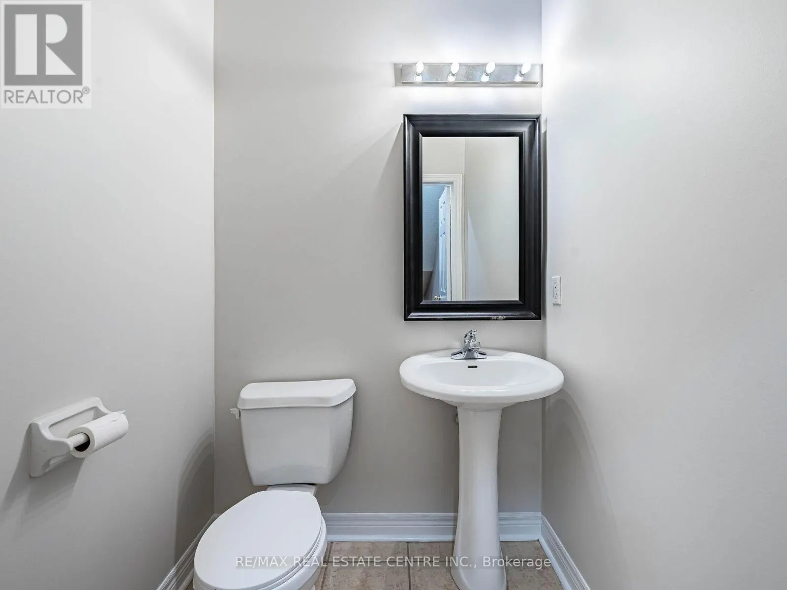 1581 PORTSMOUTH PLACE