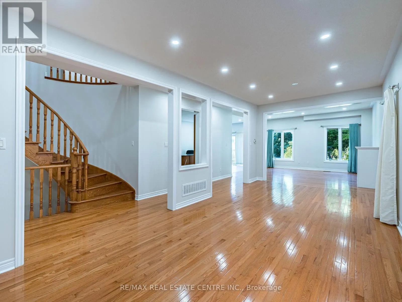 1581 PORTSMOUTH PLACE