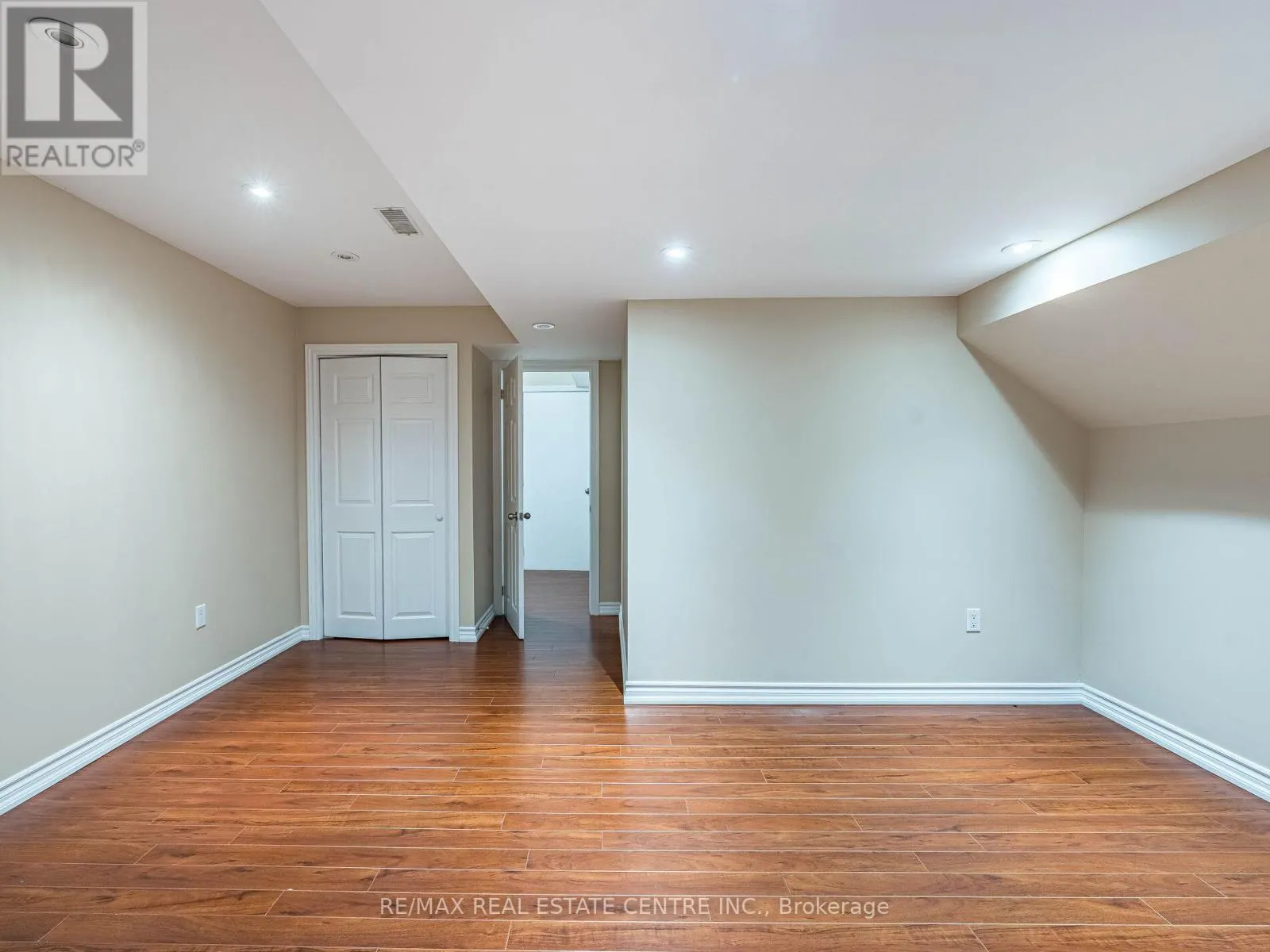 1581 PORTSMOUTH PLACE